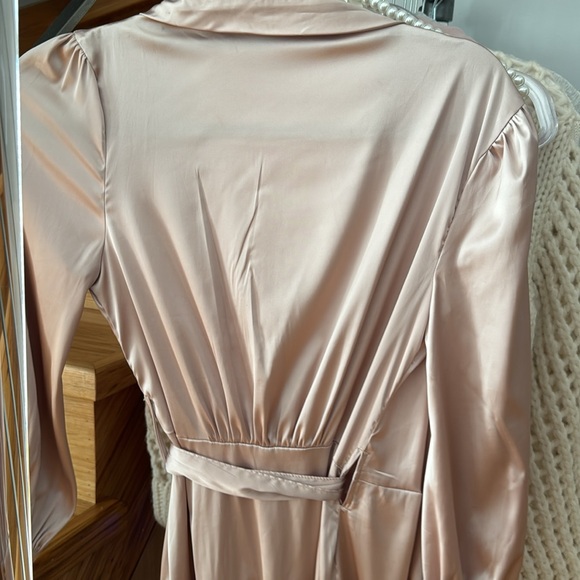 Nude satin mini dress xs/s - Picture 5 of 5